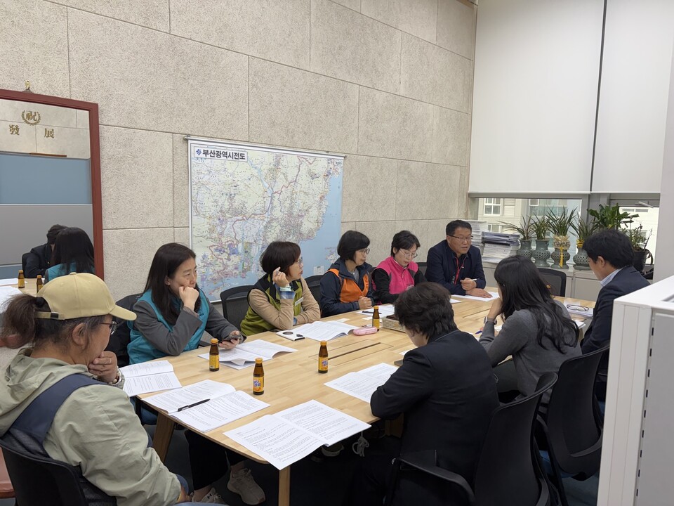 민주노총 부산본부, 부산시의회에 노동현장 요구 전달